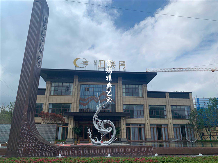 不锈钢精神堡垒